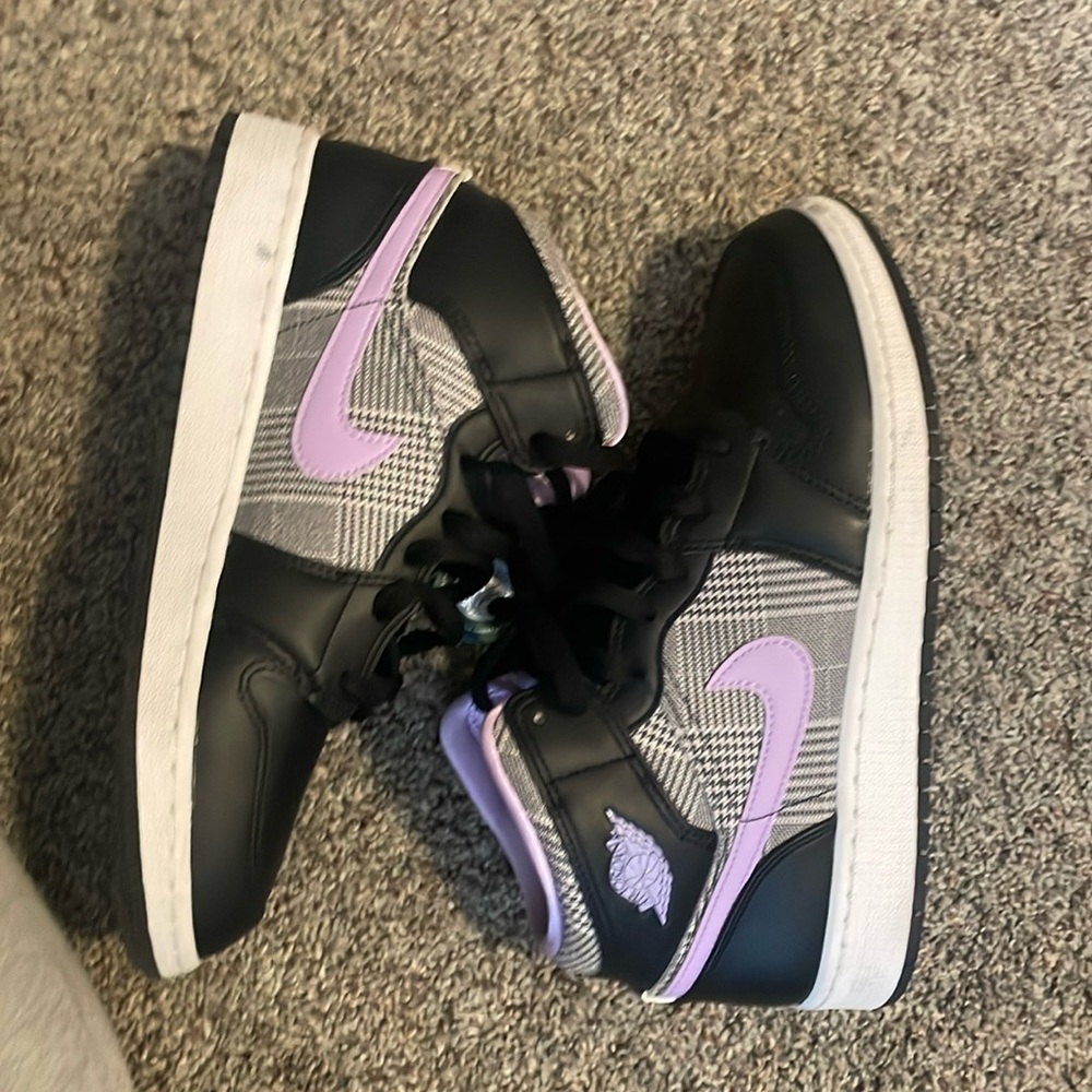 Gently used Jordan 1 girls